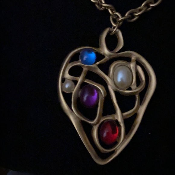 Vintage Heart Necklace - Picture 2 of 4